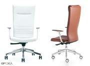 Fauteuils direction King cuir blanc et camel, dossier haut