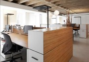 Lampadaire technique XT Floor à fixer sur bureau  