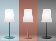 Lampe de table pied bleu rouge et noir Birdie Easy par Foscarini