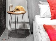 Table de chevet pieds épingle LC 46