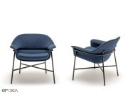 Fauteuil Ismo, 4 pieds métal en total look bleu