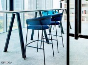 Tabourets Jazz version fauteuil, par Pedrali