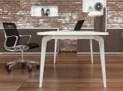 Détail piètement bureau Blade