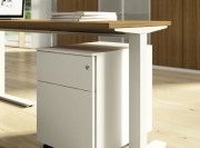 Détail pied bureau Winglet réglable en hauteur