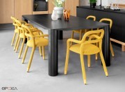 Fauteuils Pippi et table Eggen de Midj