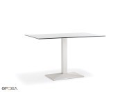Table rectangulaire Quadra, hauteur 73 cm, plateau Compact chant noir