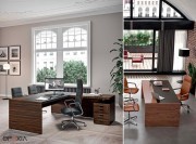 Bureau de direction e9, finitions Noyer (à droite) et placage ébénisterie ébène (gauche)