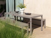 Table outdoor Rio plateau lattes, pieds et bancs assortis