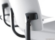 Détail et finition, chaise sur poutre Bio, assise en polypropylène