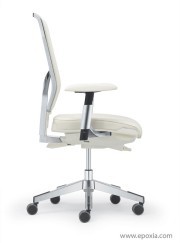 Fauteuil Giroflex 68 avec accoudoirs et cuir blanc, dossier résille