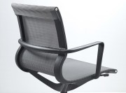 Chaise design avec accoudoirs Luma