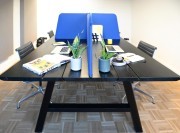 Solution Flex Office: facilité de mise en place des écrans tissu BuzziDesk Cross