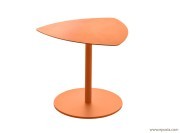 Table basse en acier verni orange Kensho