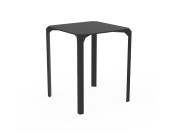 Table restauration carrée Quartz par Vondom pour l'extérieur plateau HPL noir usage extérieur