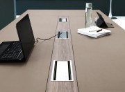 Table de réunion contemporaine Athos, avec top access