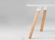 détail pied bois et plateau Fenix NTM blanc