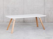 Table scandinave pieds bois Oblique