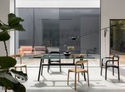 Table de réunion Bottega, plateau verre et pieds bois