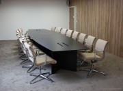 Table de réunion bois wengé et fauteuils Una 