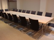 Table de réunion Intensive, fauteuils Ciello
