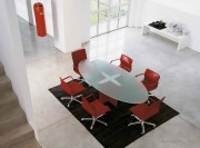 Table de réunion ovale en verre Valeo