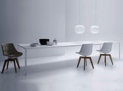 Table de réunion Tense monomatière en résine acrylique blanche