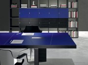 Table de réunion collection Titano détail cuir bleu