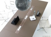 Table de conférence avec top access