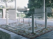 Table en verre Fagus, pieds cuir blanc