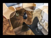 Détail plateau verre fumé table Moonlight