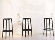 Tabouret de bar empilable Brooklyn en polypropylène noir
