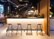 Tabouret de bar haut Strain de Prostoria