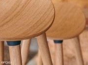 Détail assise tabouret Coma Wood