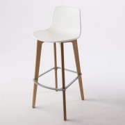 Tabouret de bar Lottus Wood, assise coque polypropylène blanche