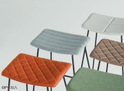 Détail des assises texturées, tabouret Tao