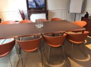 Réalisation table de réunion design Archimede avec fauteuils de réunion Ronda