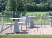 Chaises Volt pour terrasse outdoor et tables Ikon
