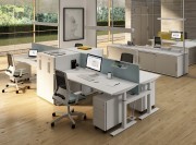 Bureaux Winglet réglables electriquement, avec grands caissons latéraux