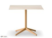 Table Ypsilon, piètement pyramidal quatre branches